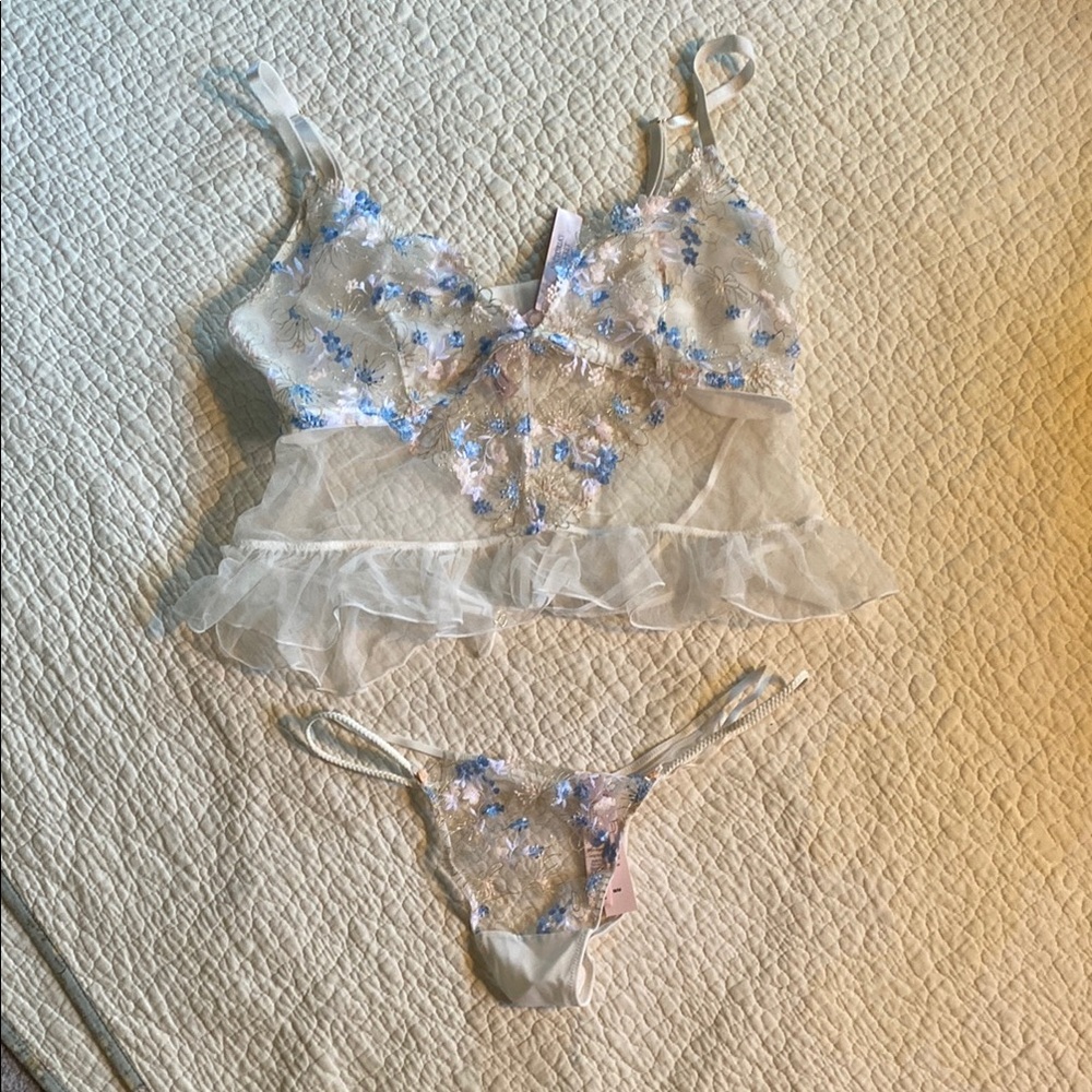 Victoria's Secret White and Blue Lace Bra